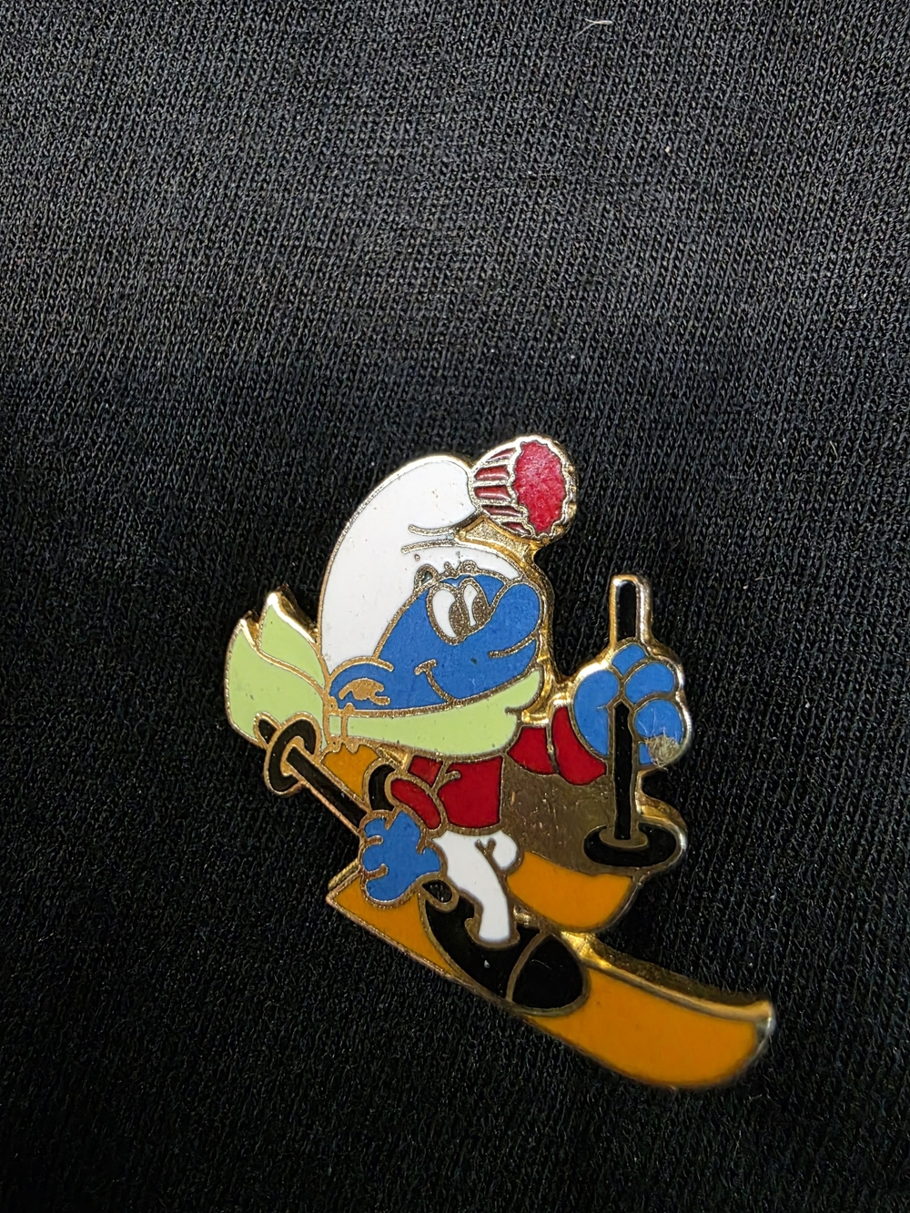1979 Vintage Smurf Skiing Enamel Pin - Blue, White, Red, Yellow